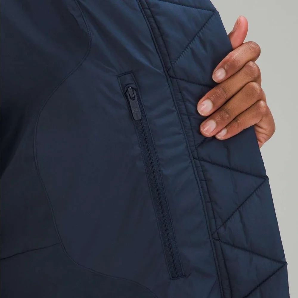 Lululemon Wunder Puff Jacket *Wordmark size 4 - Picture 4 of 14